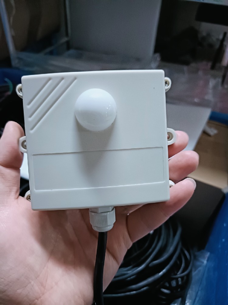 Датчик интенсивности света.jpg